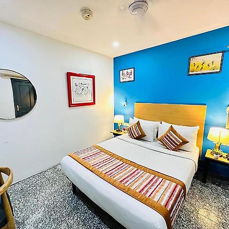 Hotel Golden Saffron By Qotel-Punjabi Bagh New Delhi Bagian luar foto
