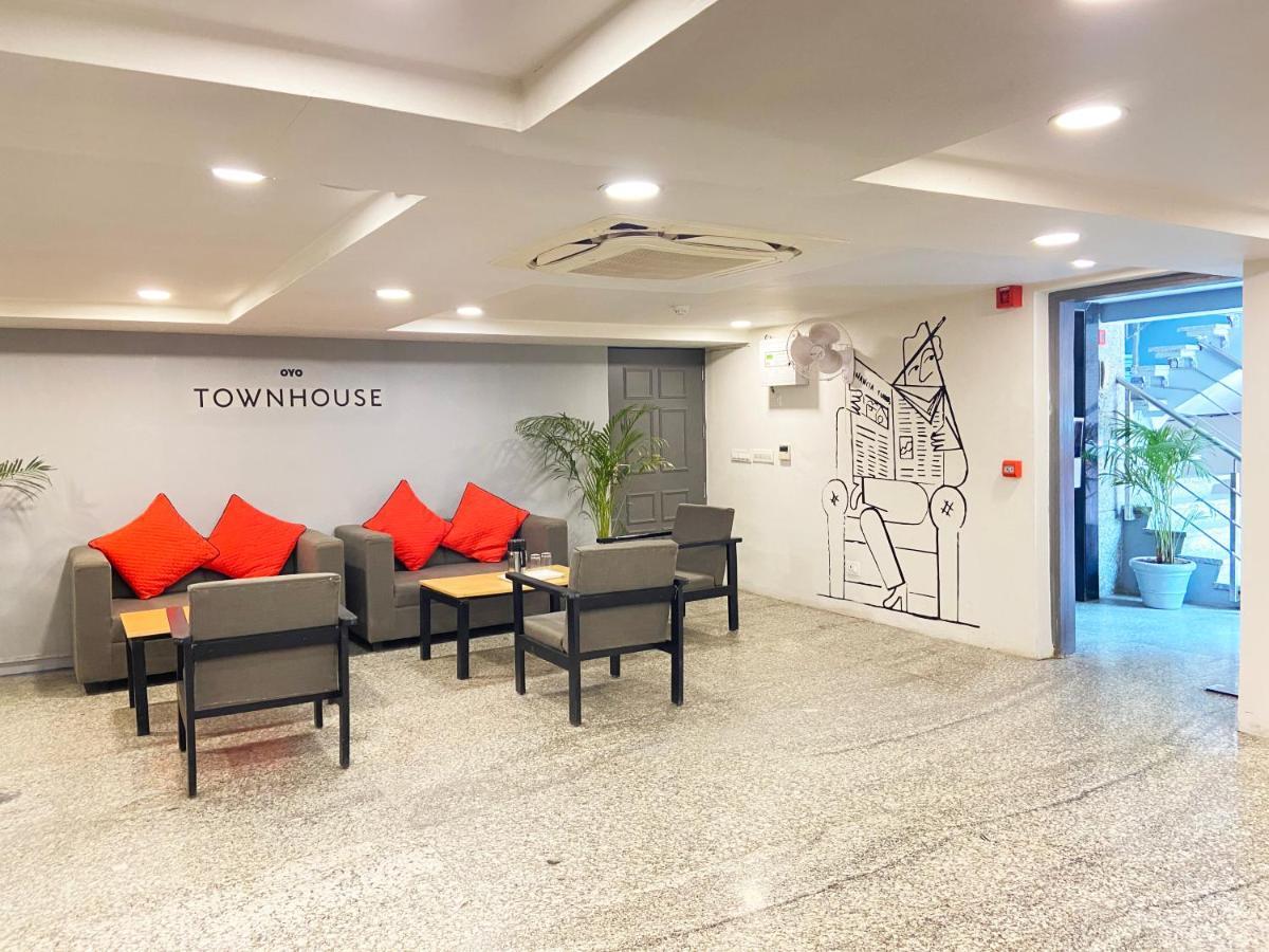 Hotel Golden Saffron By Qotel-Punjabi Bagh New Delhi Bagian luar foto