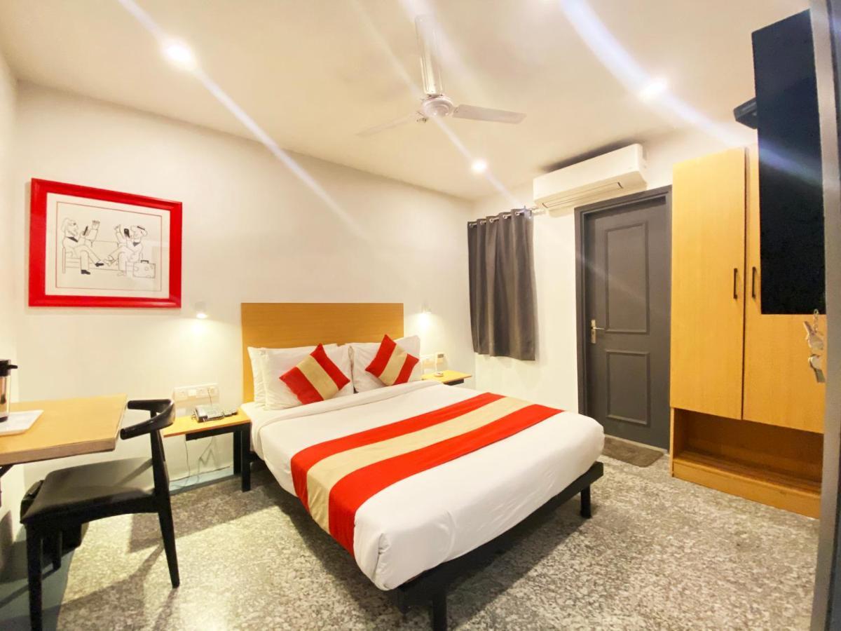 Hotel Golden Saffron By Qotel-Punjabi Bagh New Delhi Bagian luar foto