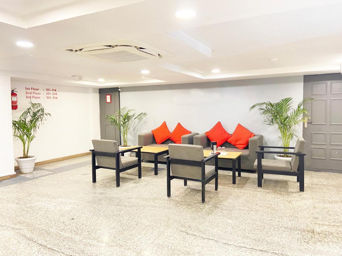 Hotel Golden Saffron By Qotel-Punjabi Bagh New Delhi Bagian luar foto