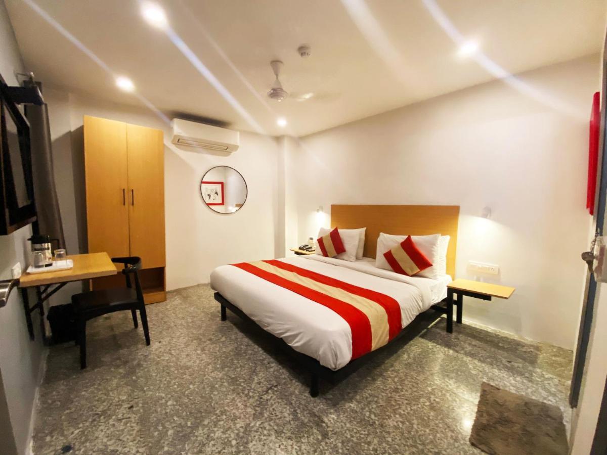 Hotel Golden Saffron By Qotel-Punjabi Bagh New Delhi Bagian luar foto