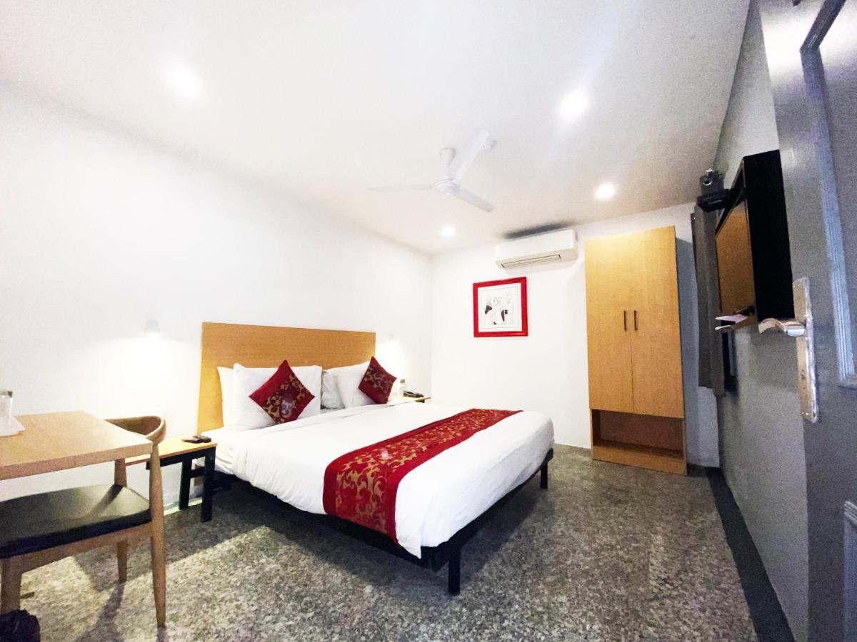 Hotel Golden Saffron By Qotel-Punjabi Bagh New Delhi Bagian luar foto