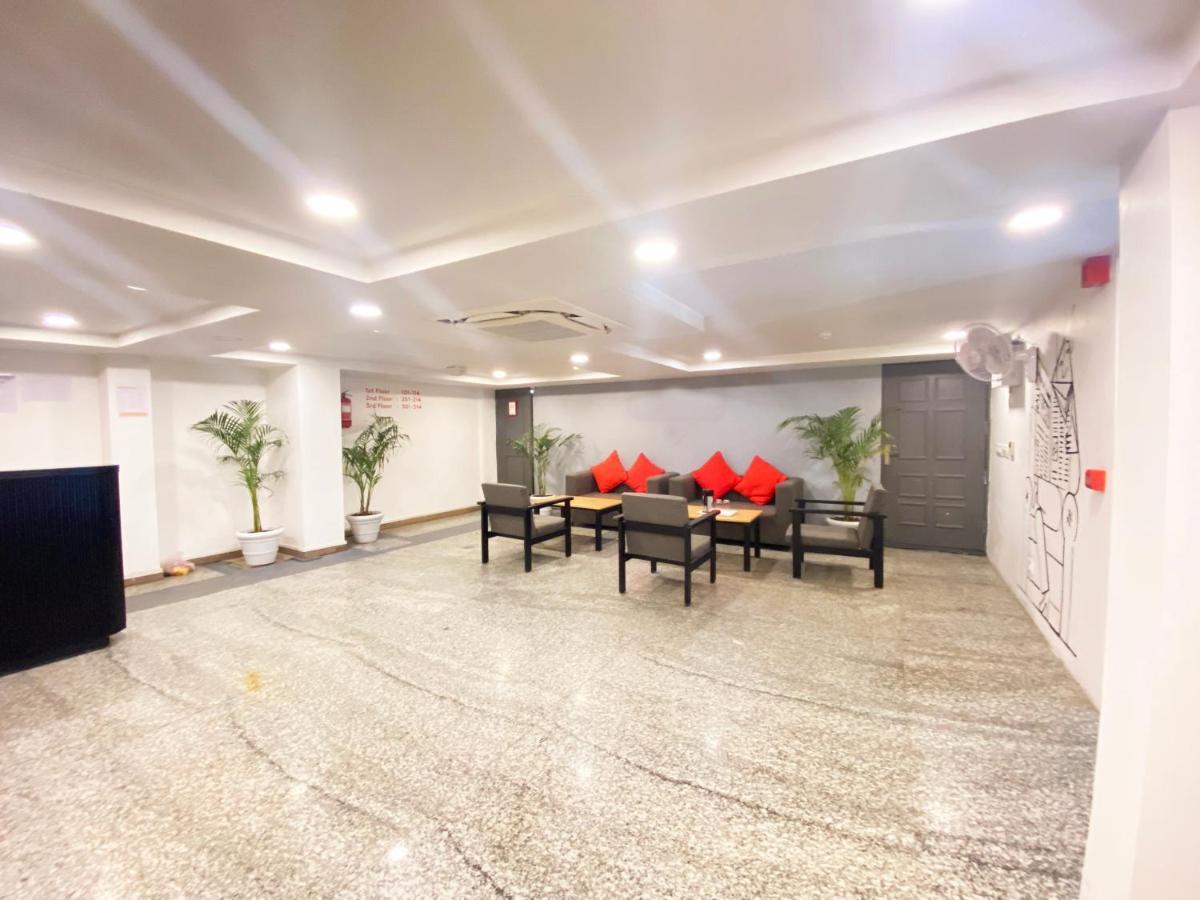 Hotel Golden Saffron By Qotel-Punjabi Bagh New Delhi Bagian luar foto