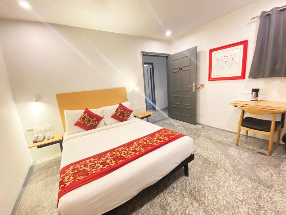Hotel Golden Saffron By Qotel-Punjabi Bagh New Delhi Bagian luar foto