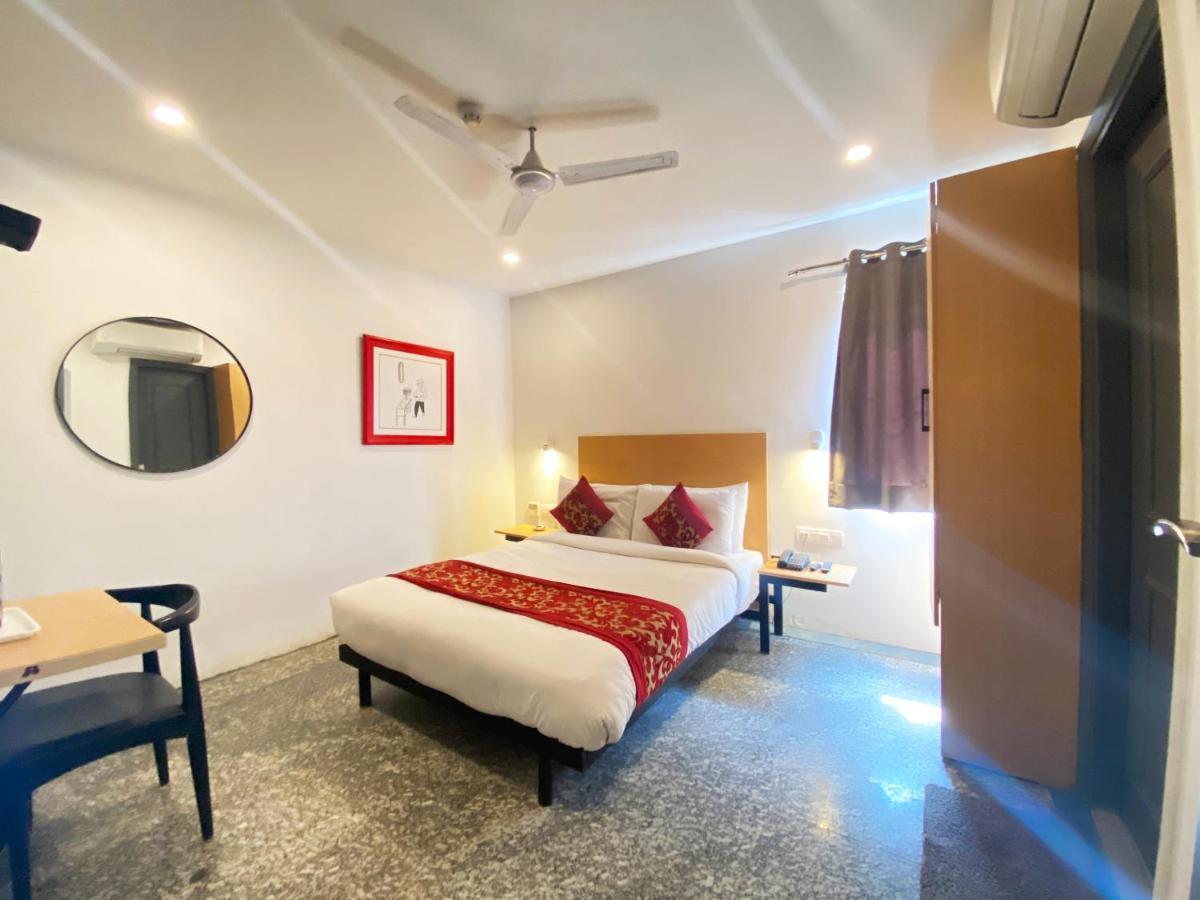 Hotel Golden Saffron By Qotel-Punjabi Bagh New Delhi Bagian luar foto