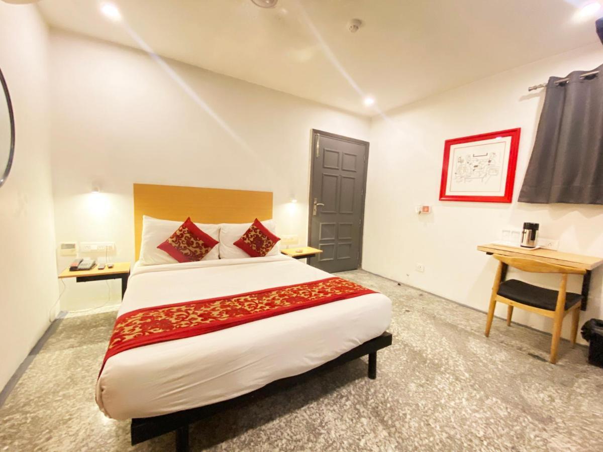 Hotel Golden Saffron By Qotel-Punjabi Bagh New Delhi Bagian luar foto
