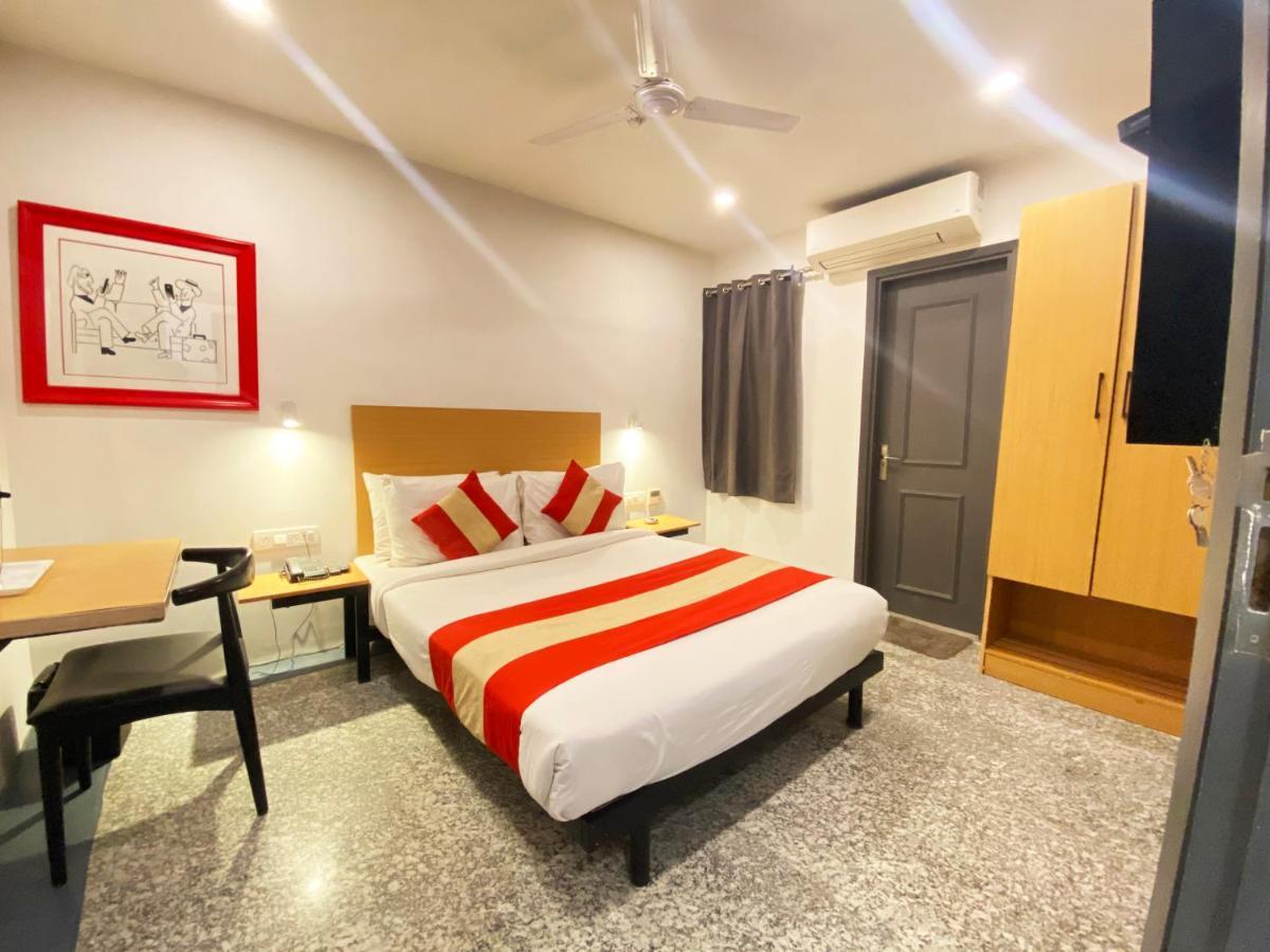 Hotel Golden Saffron By Qotel-Punjabi Bagh New Delhi Bagian luar foto