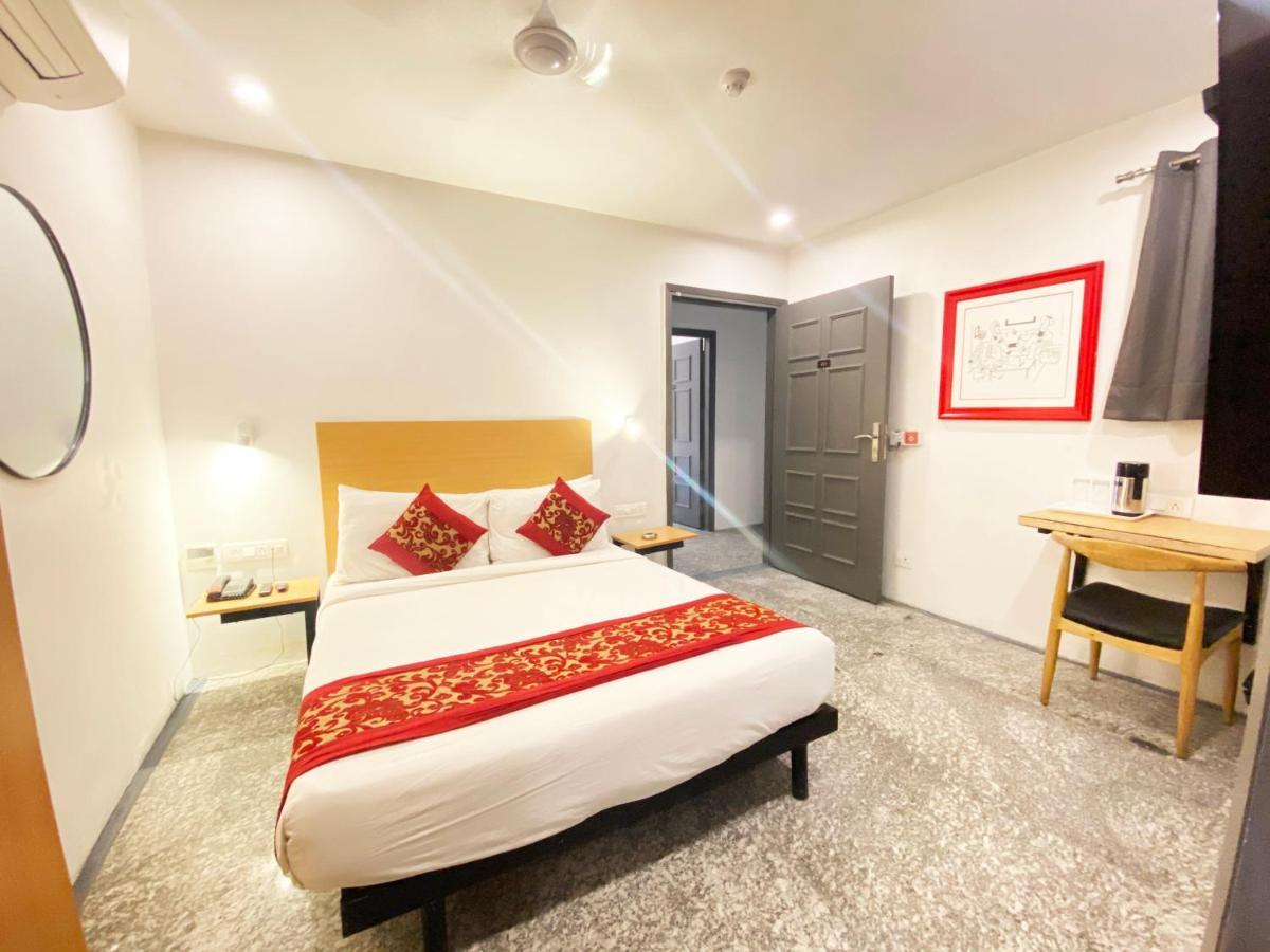 Hotel Golden Saffron By Qotel-Punjabi Bagh New Delhi Bagian luar foto