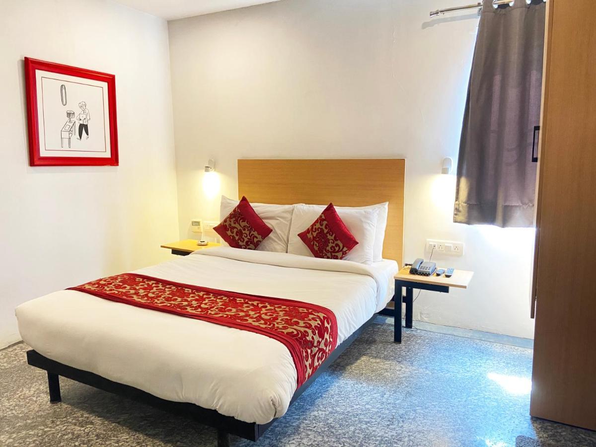 Hotel Golden Saffron By Qotel-Punjabi Bagh New Delhi Bagian luar foto