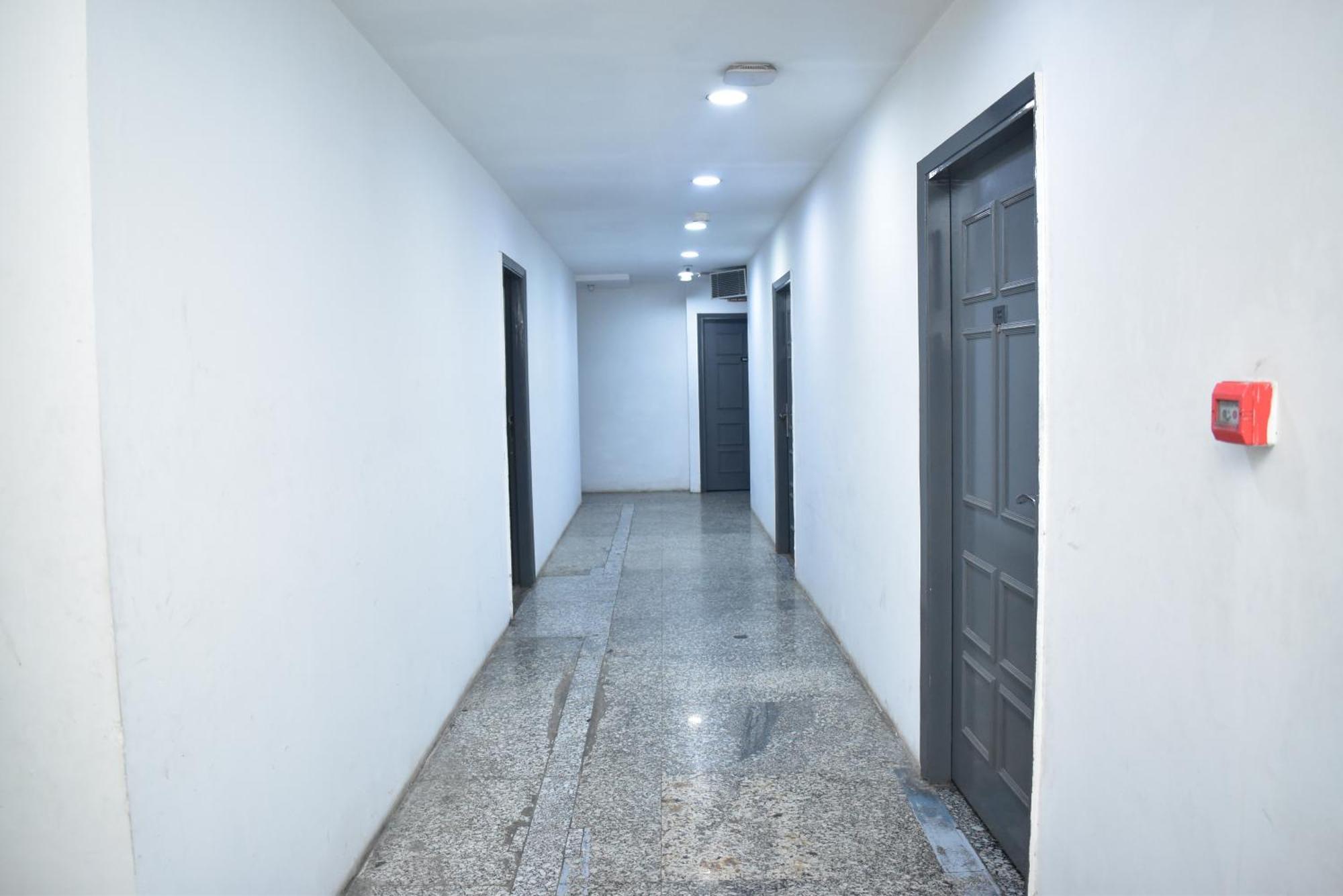 Hotel Golden Saffron By Qotel-Punjabi Bagh New Delhi Bagian luar foto