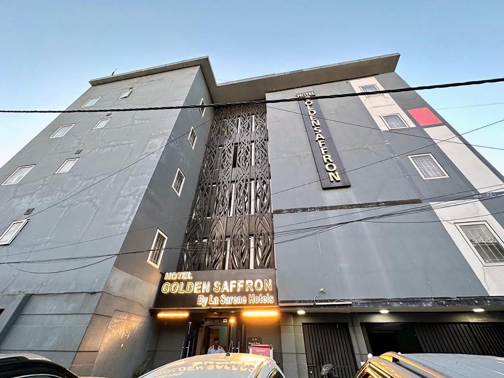 Hotel Golden Saffron By Qotel-Punjabi Bagh New Delhi Bagian luar foto